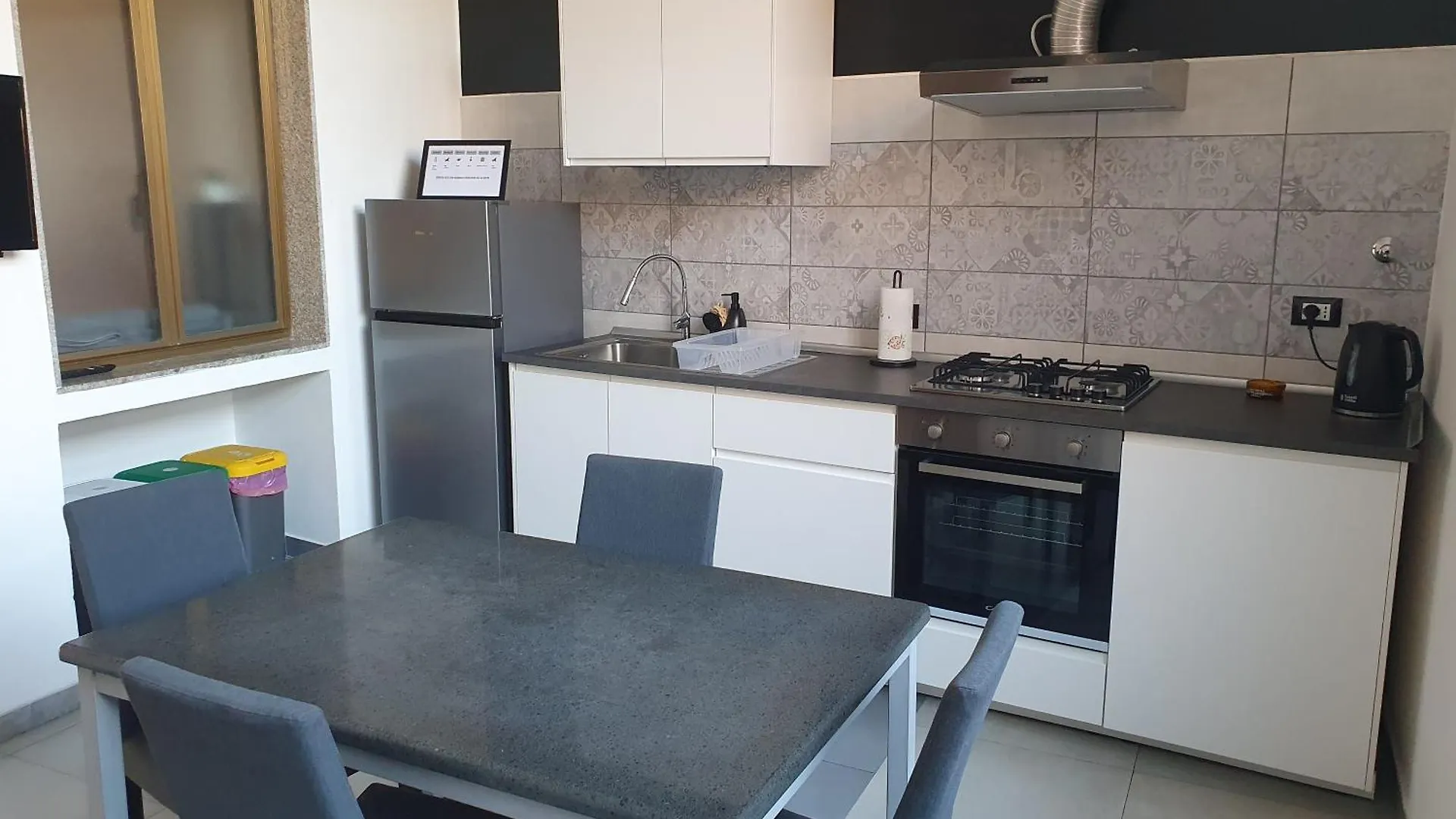 Appartamento Casa della Lettera Aeroporto di Catania Fontana Rossa Italia